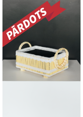 Dekoratīvā kaste ar apdari